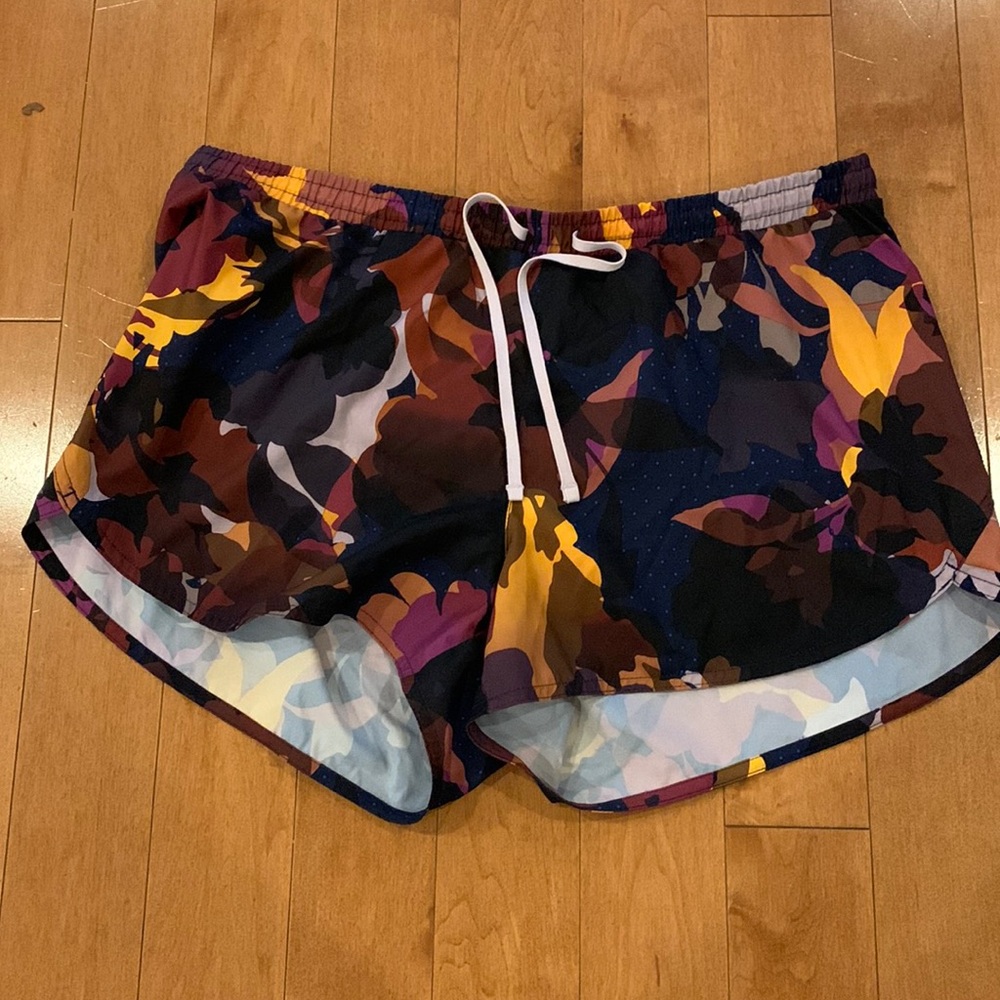 Old navy active shorts size L